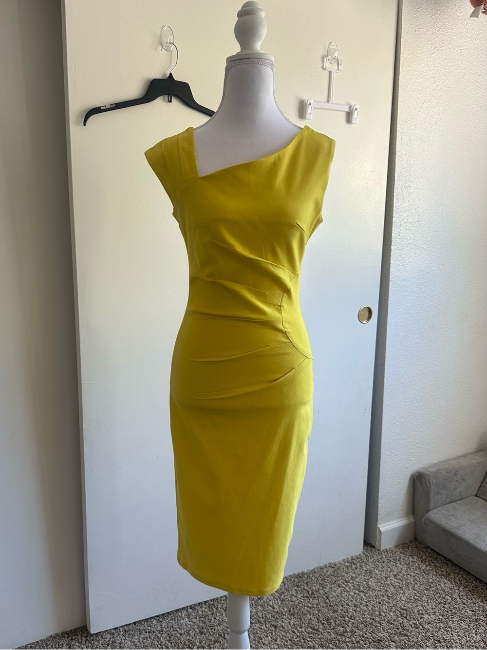 One-Shoulder Yellow Sheath Dress with Asymmetric Neckline
